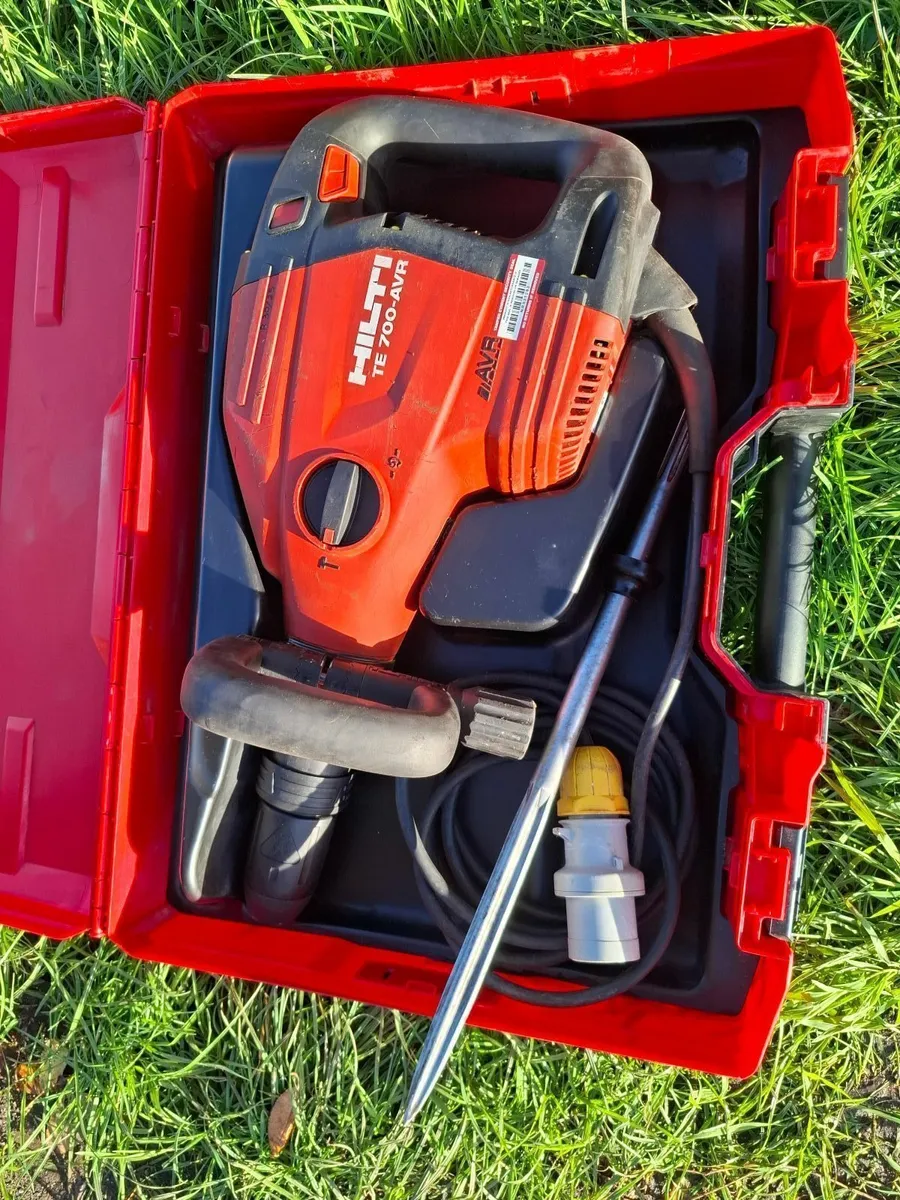 HILTI TE700 demolition breaker  /warranty 6-months - Image 1