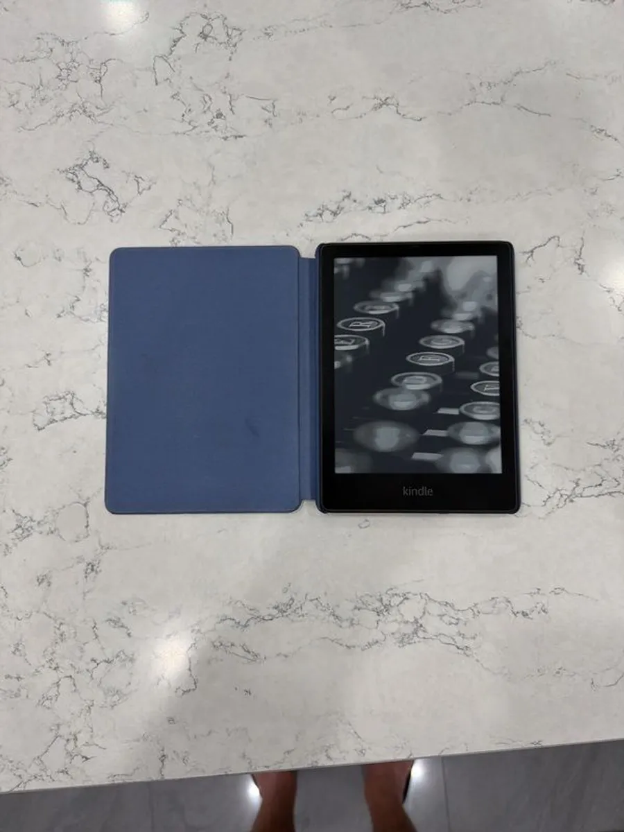 Amazon Kindle Paperwhite (newest gen) - Image 2