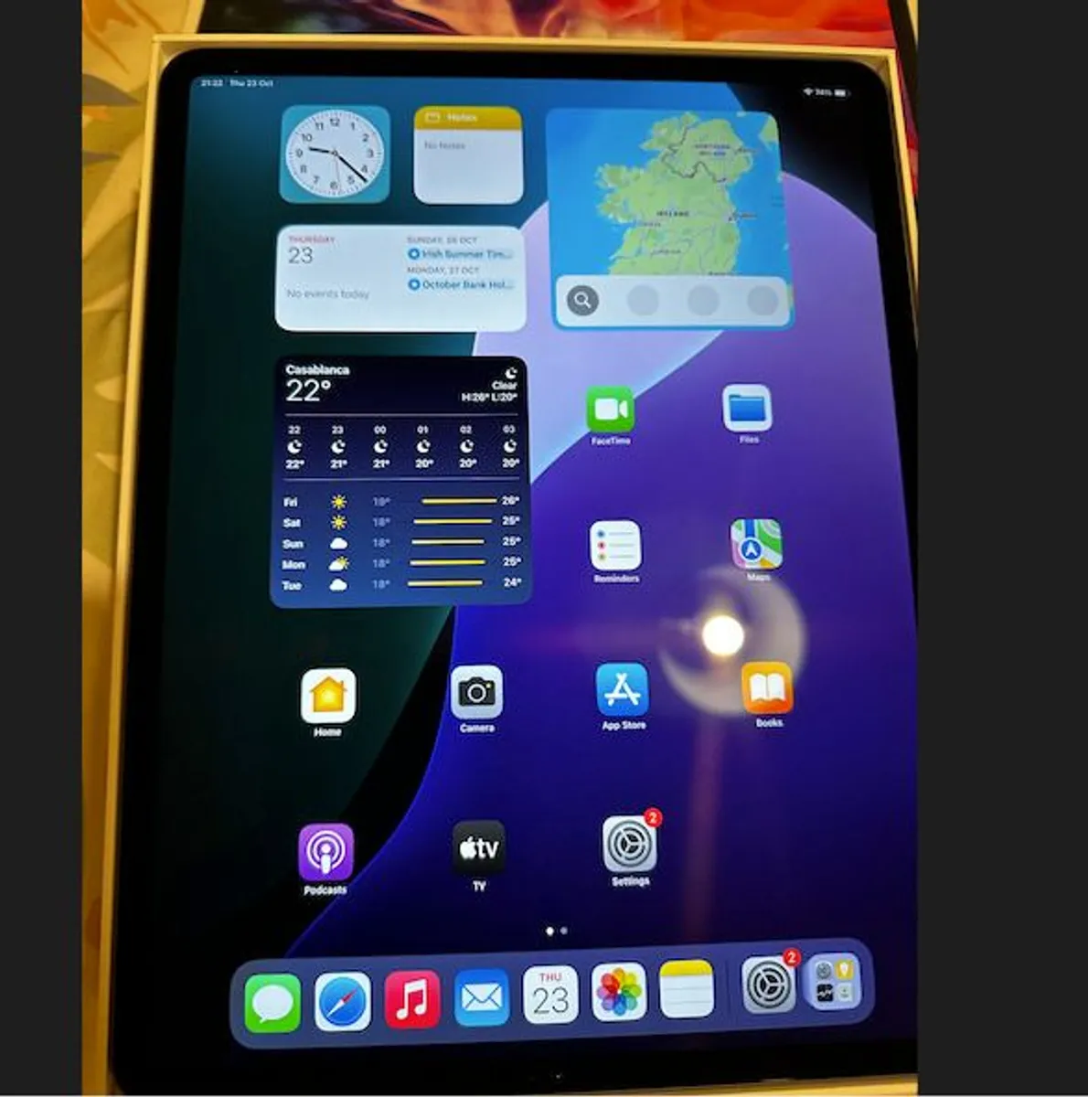 iPad Pro 12.9 (4th Gen) 256 GB Silver - Brand New Replacement (Unused) - Box and Accessories - Image 2