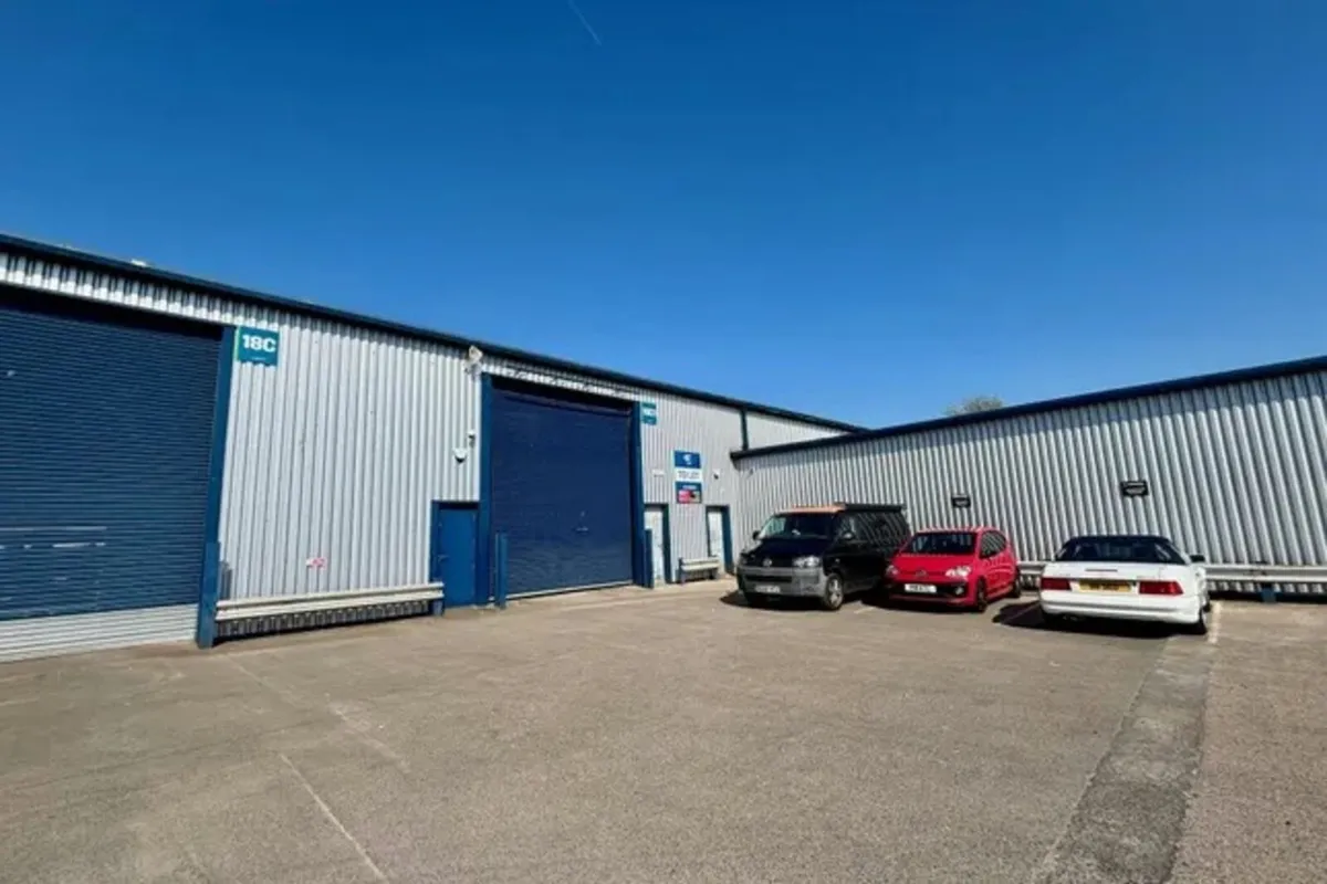 Commercial units for rent. - Image 3