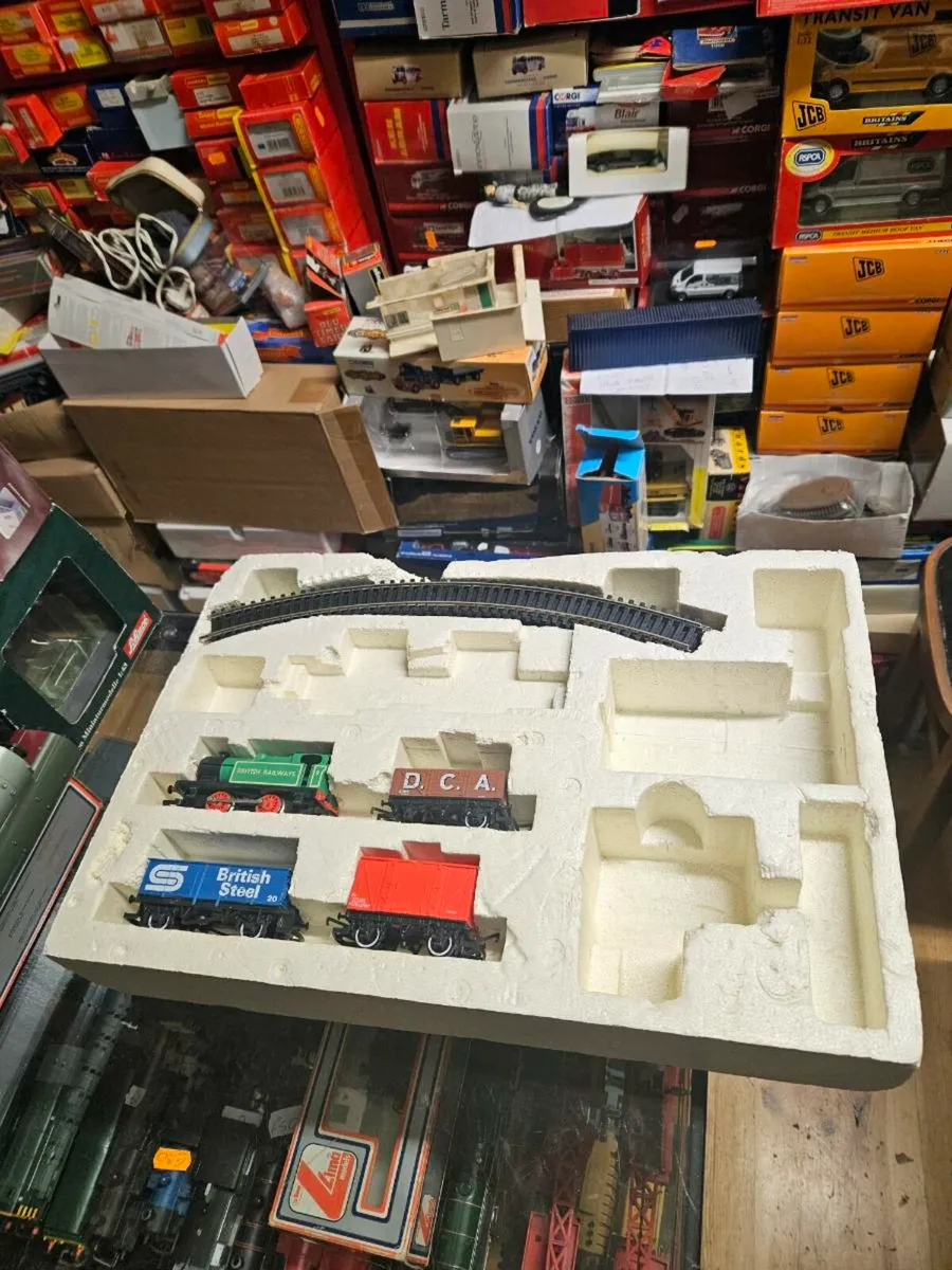 Hornby OO Gauge Train Set - Image 2