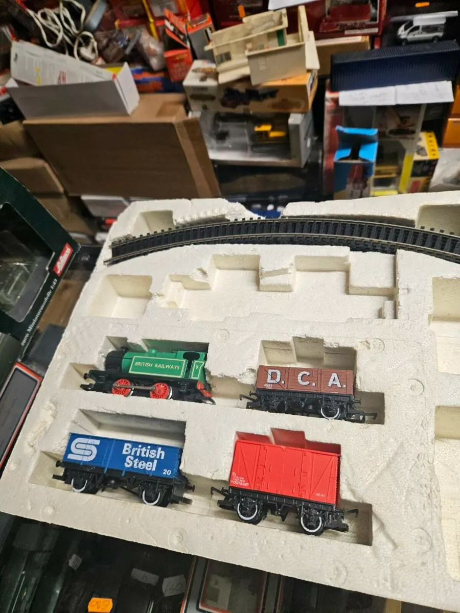 Hornby OO Gauge Train Set - Image 3