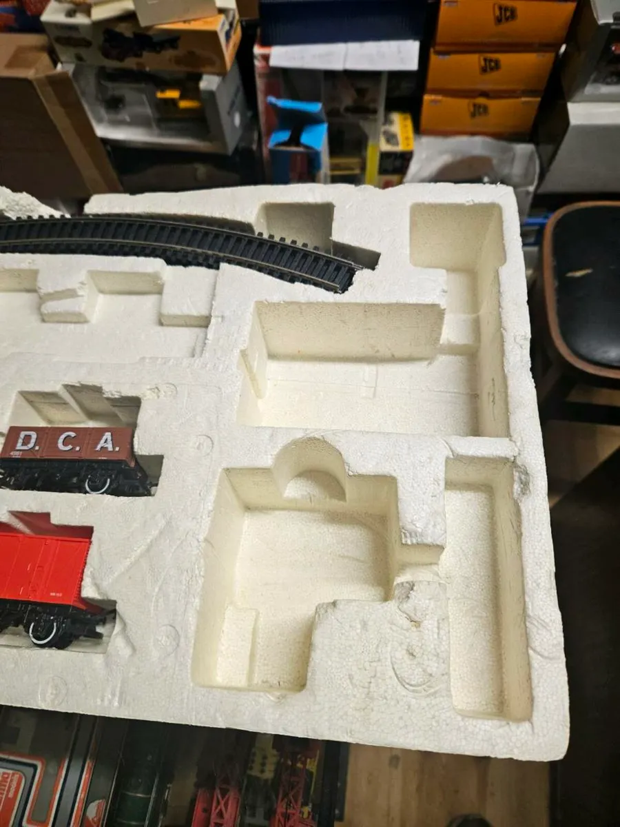 Hornby OO Gauge Train Set - Image 4