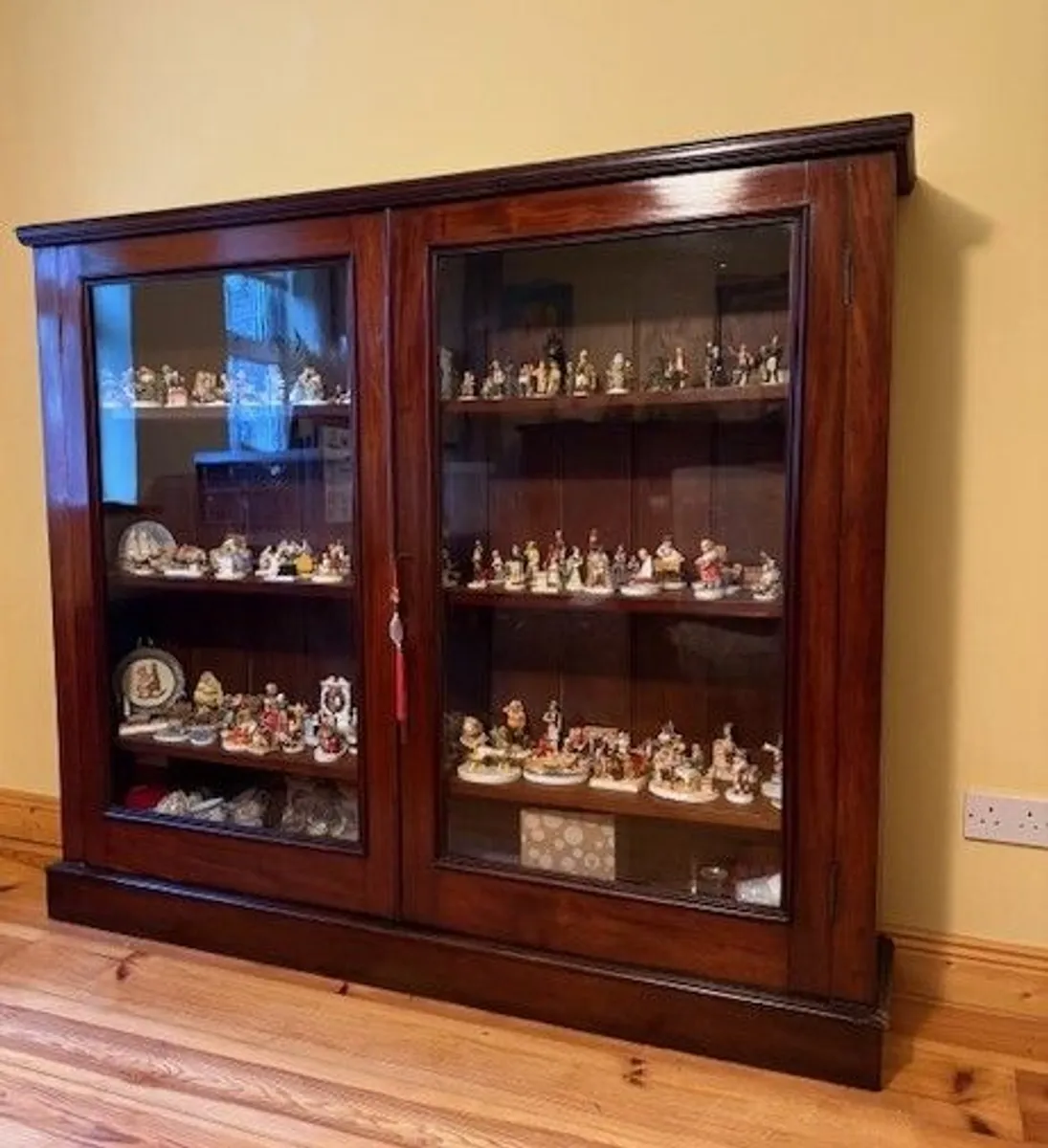 Victorian Display Cabinet - Image 1