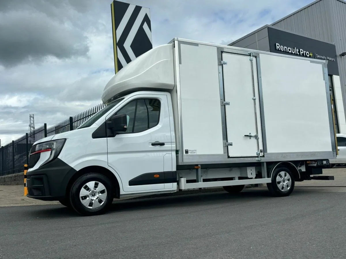 Renault Master Luton Box Body with Tail Lift - Image 2