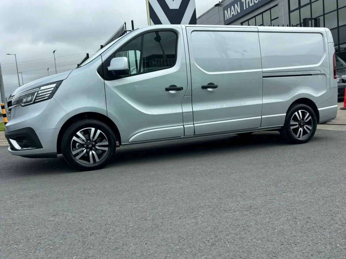Renault Trafic Extra Sport 170hp 9speed Auto TOP S - Image 2
