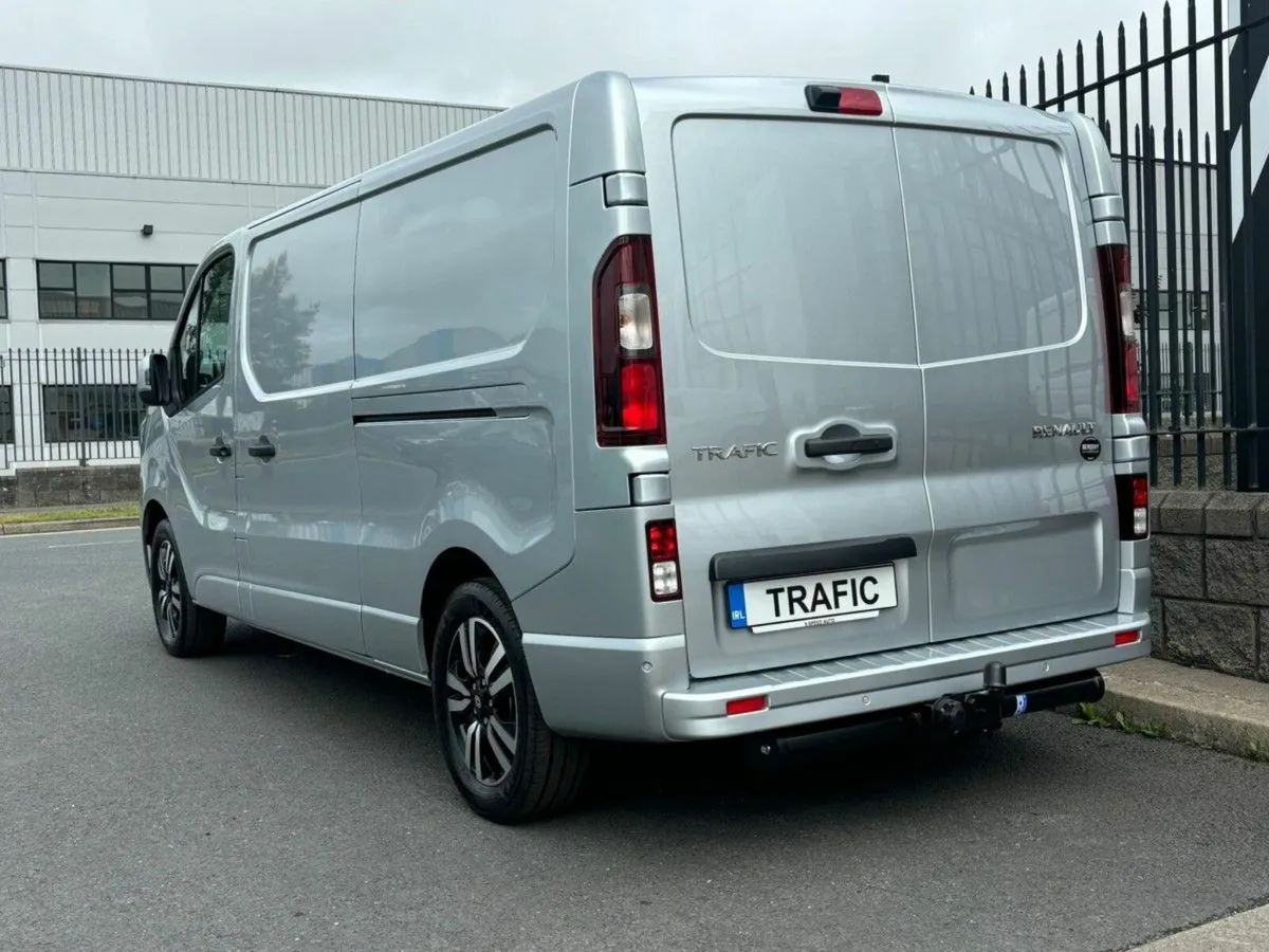 Renault Trafic Extra Sport 170hp 9speed Auto TOP S - Image 3