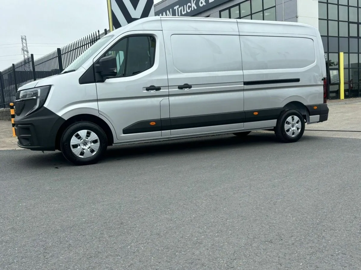 Renault Master LM35 170HP Auto Start L3H2 - Image 2