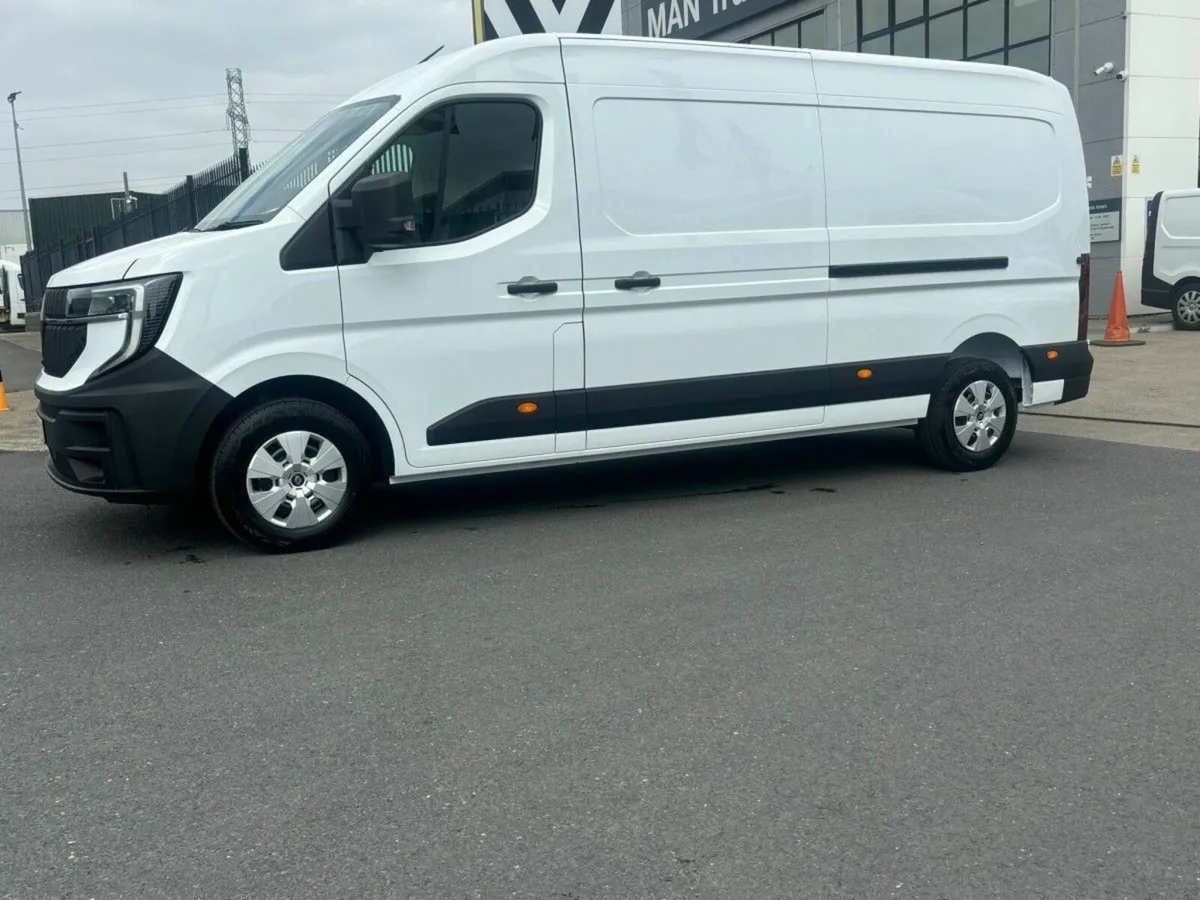 Renault Master FWD LM35 170hp Advance Auto - Image 2