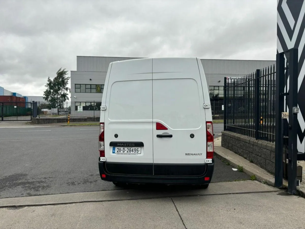 Renault Master FWD LM35 dCi 135 Business MY19 - Image 4