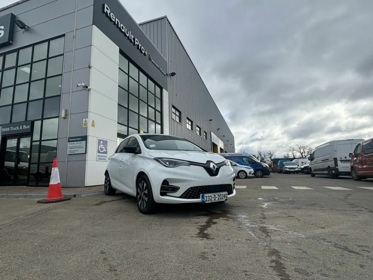 Renault Zoe HEAVILY DISCOUNTED EV COMMERCIAL - Image 2