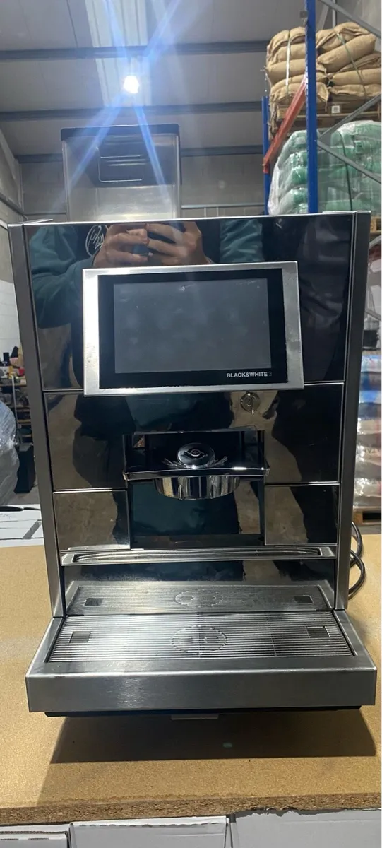 Thermoplan Black and White - Image 1