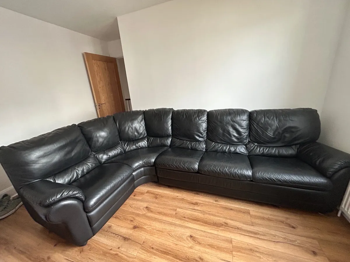 ITALIAN LEATHER SOFA - Image 1