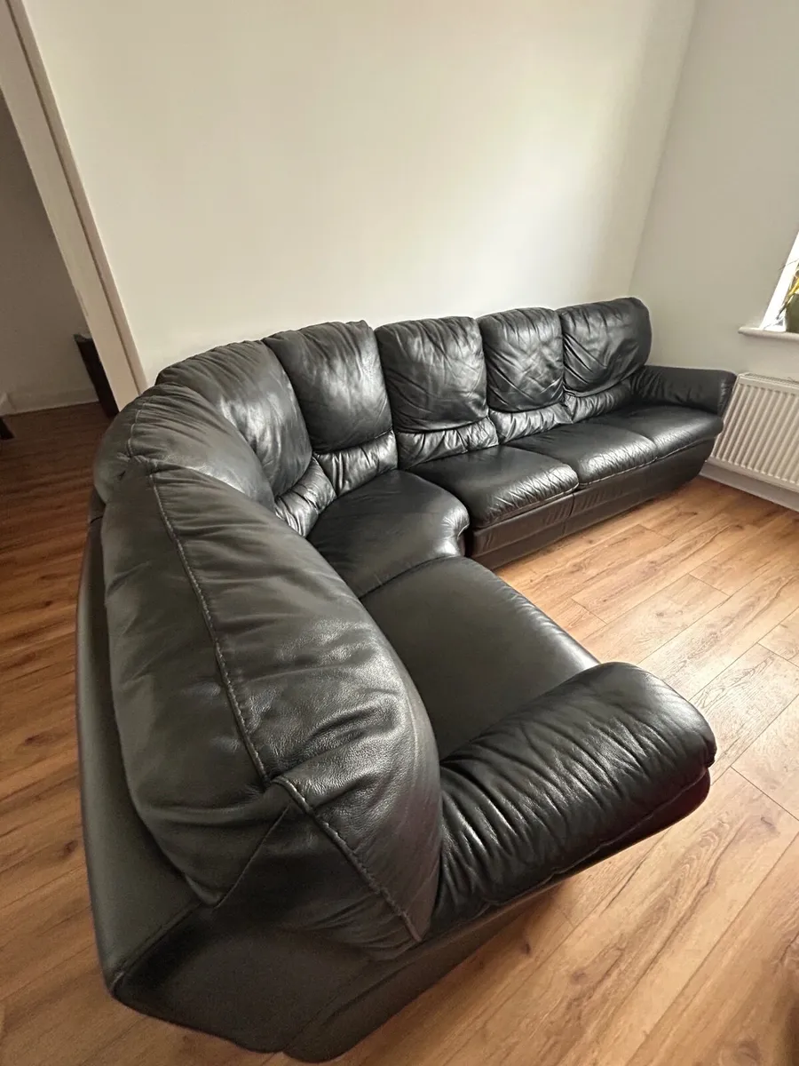 ITALIAN LEATHER SOFA - Image 2