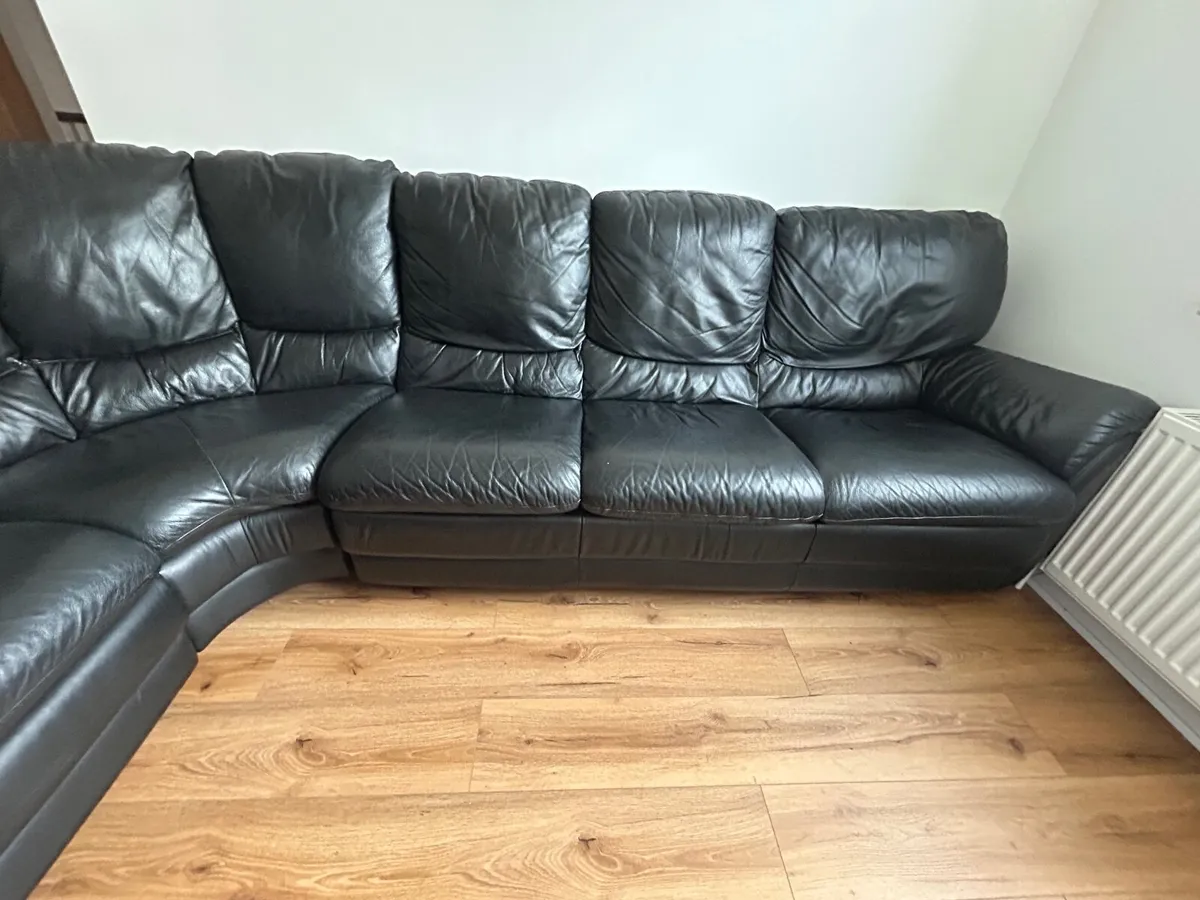 ITALIAN LEATHER SOFA - Image 3