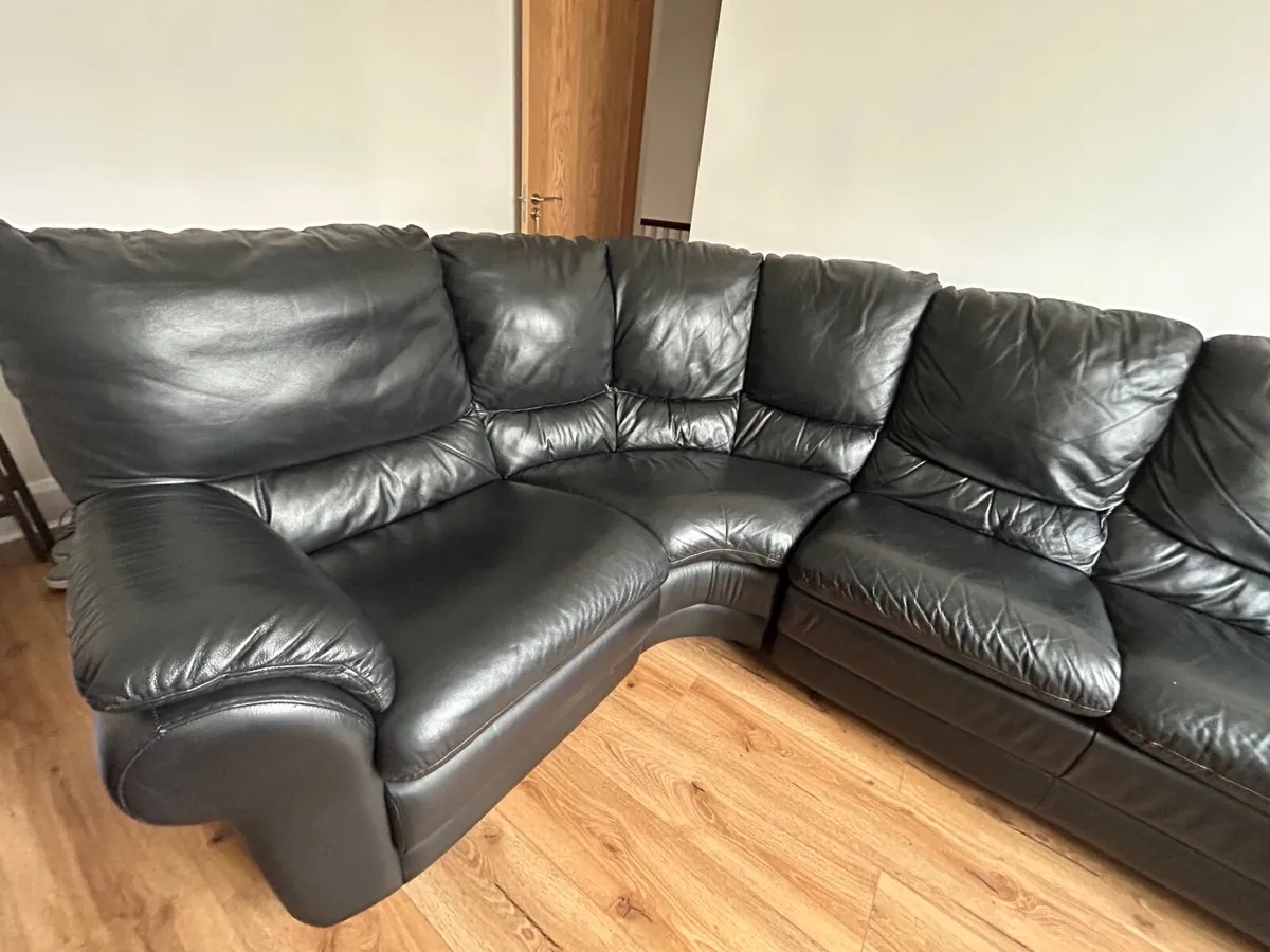 ITALIAN LEATHER SOFA - Image 4