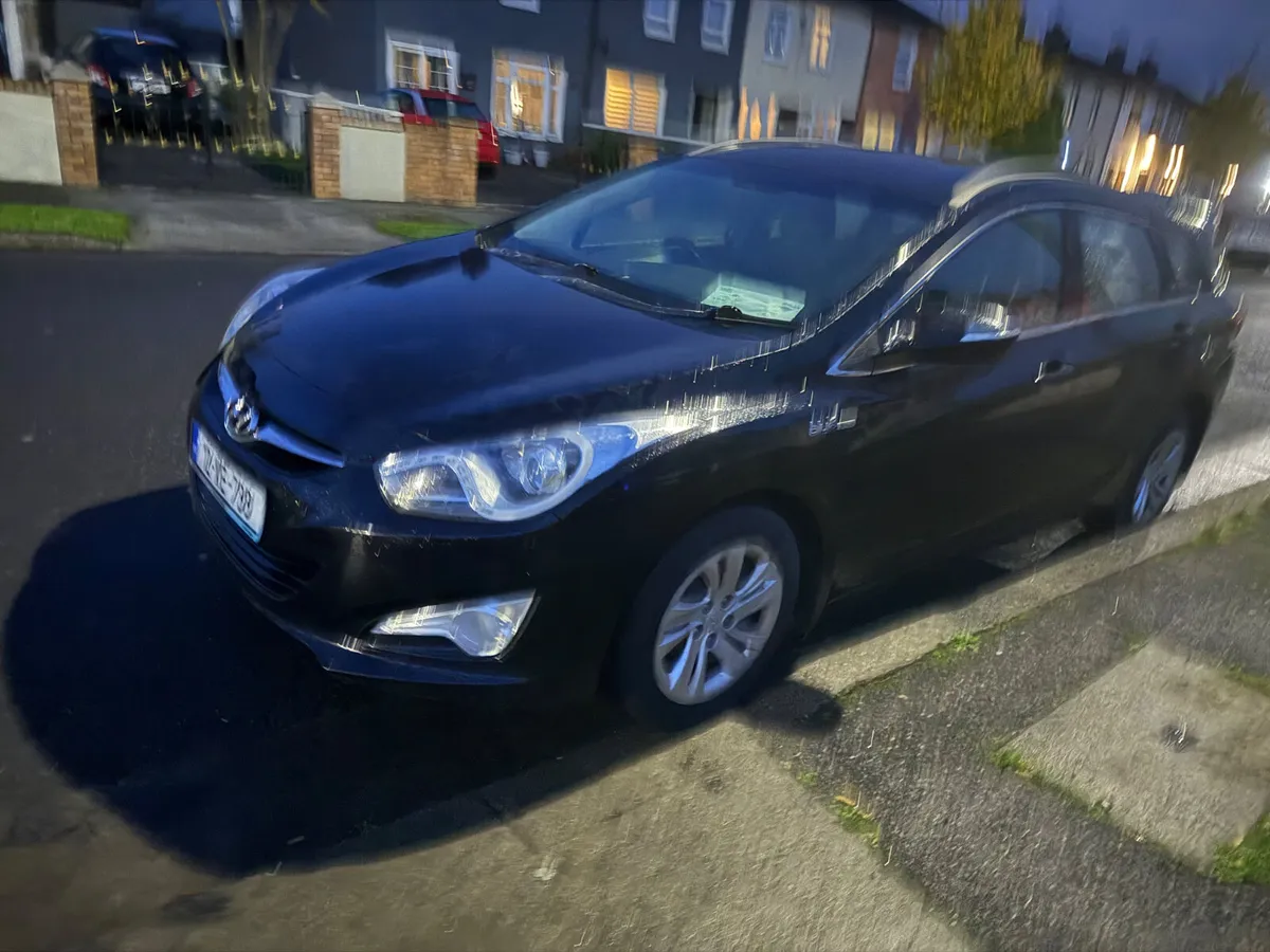 2012 Hyundai i40 estate - Image 1