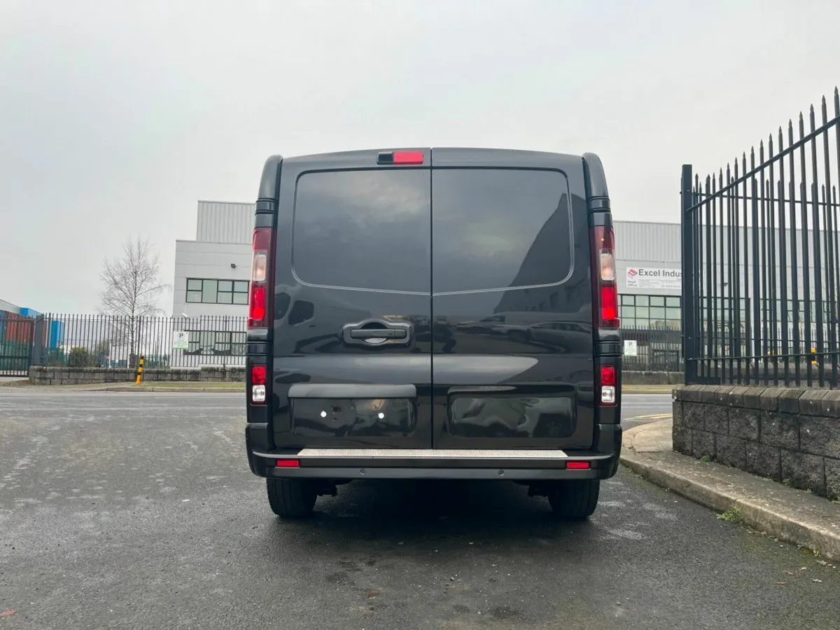 Renault Trafic MANUAL EXTRA SPORT AVAIABLE FOR JUL - Image 4