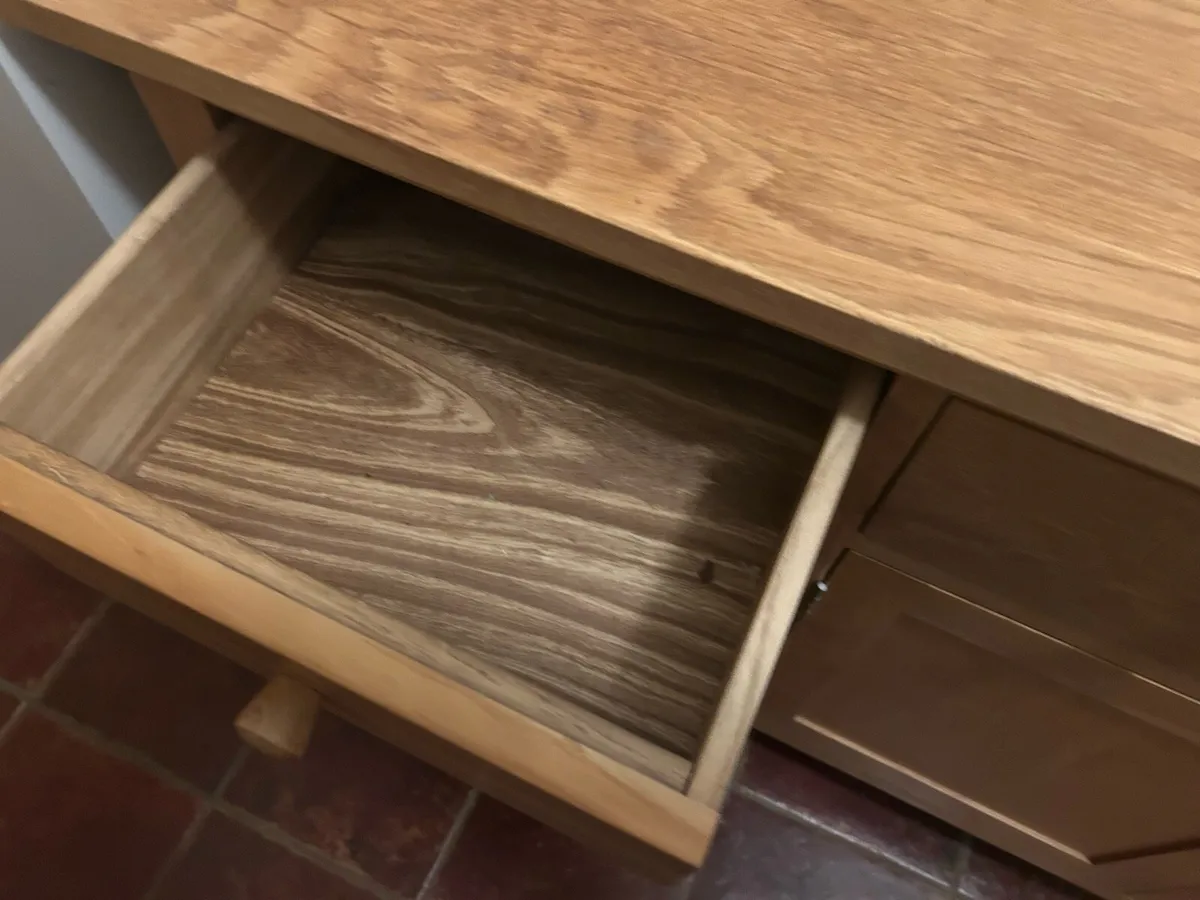 Oak sideboard - Image 3