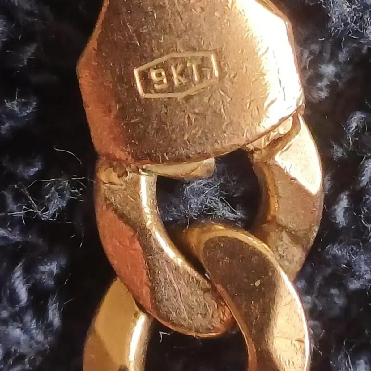 9K Solid Gold Curb Necklace - Image 2