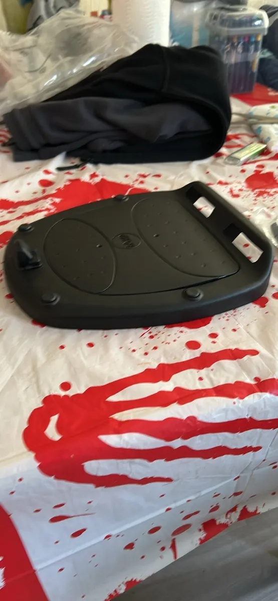 GIVI UNIVERSAL PLATE - Image 1