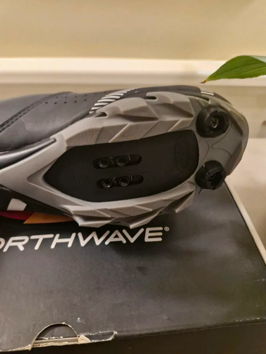 Cycling shoes - Image 3