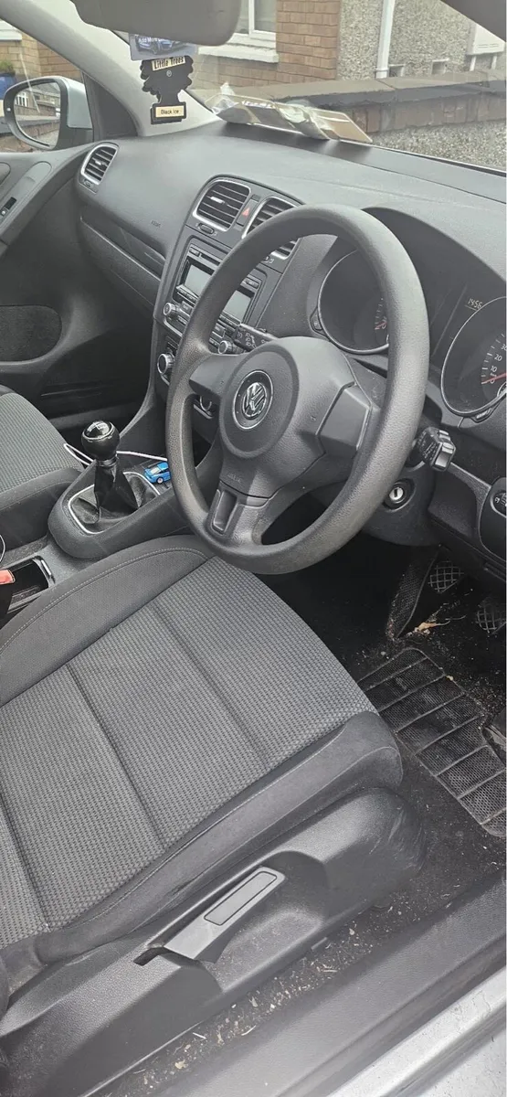 Volkswagen Golf 2010 1.6 TDI - Image 4