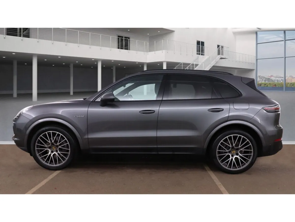 Porsche Cayenne 3.0 V6 E-HYBRID AUTO - Image 2