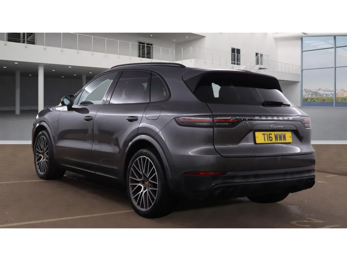 Porsche Cayenne 3.0 V6 E-HYBRID AUTO - Image 3