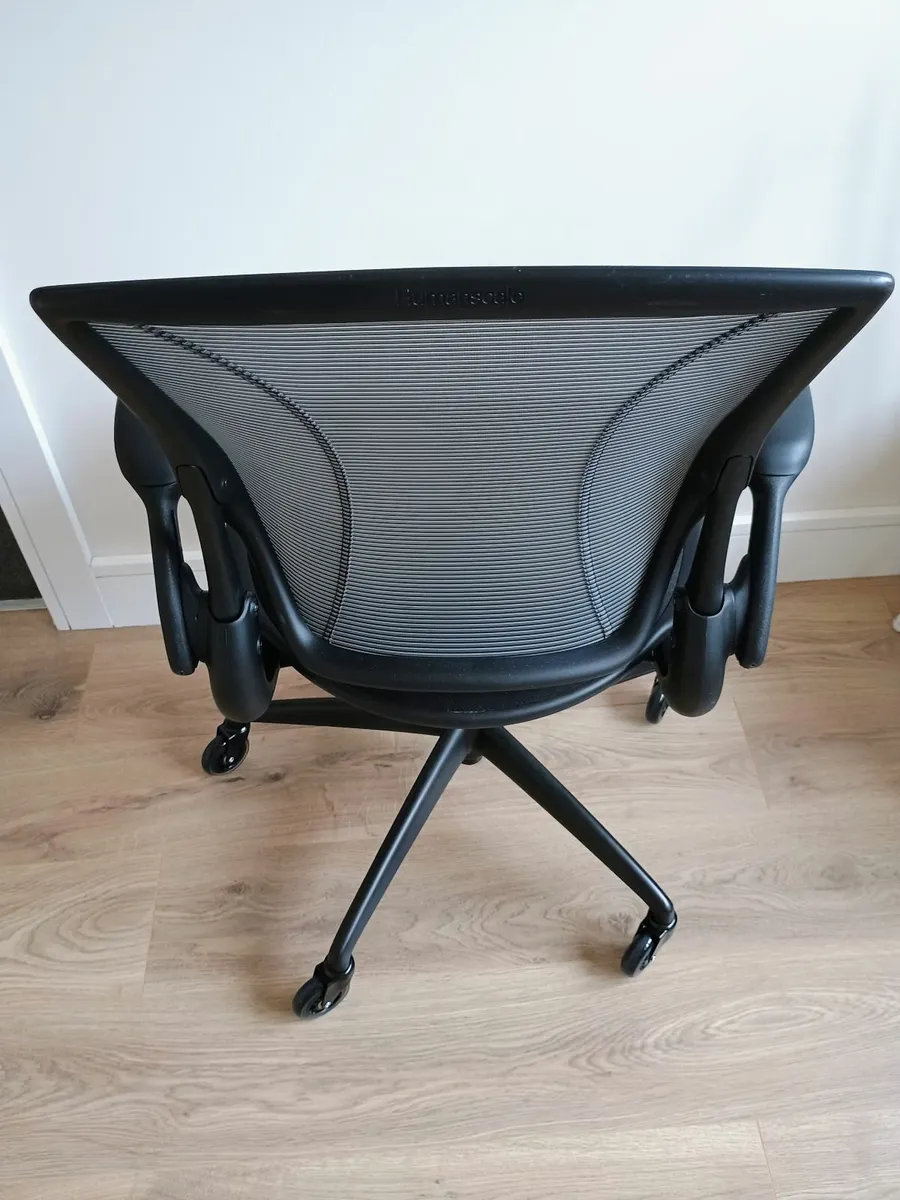 Humanscale Diffrient World Ergonomic Office Chair - Image 3