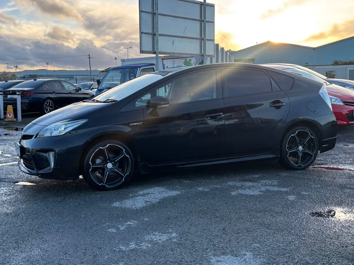 2014 Toyota Prius 1.8 VVT-I Nct 08/26 - Image 3