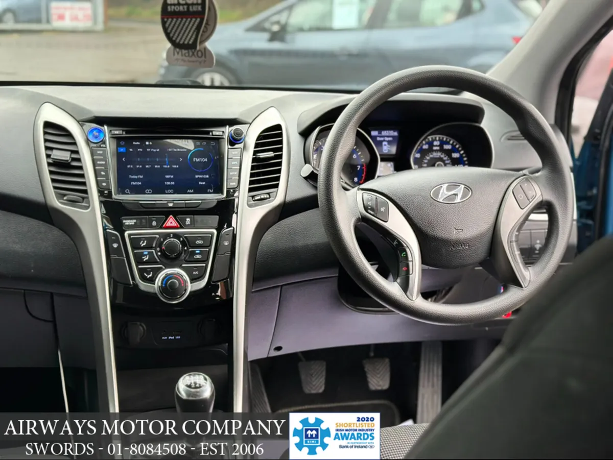 Hyundai i30 1.4 CLASSIC 5DR - Image 4