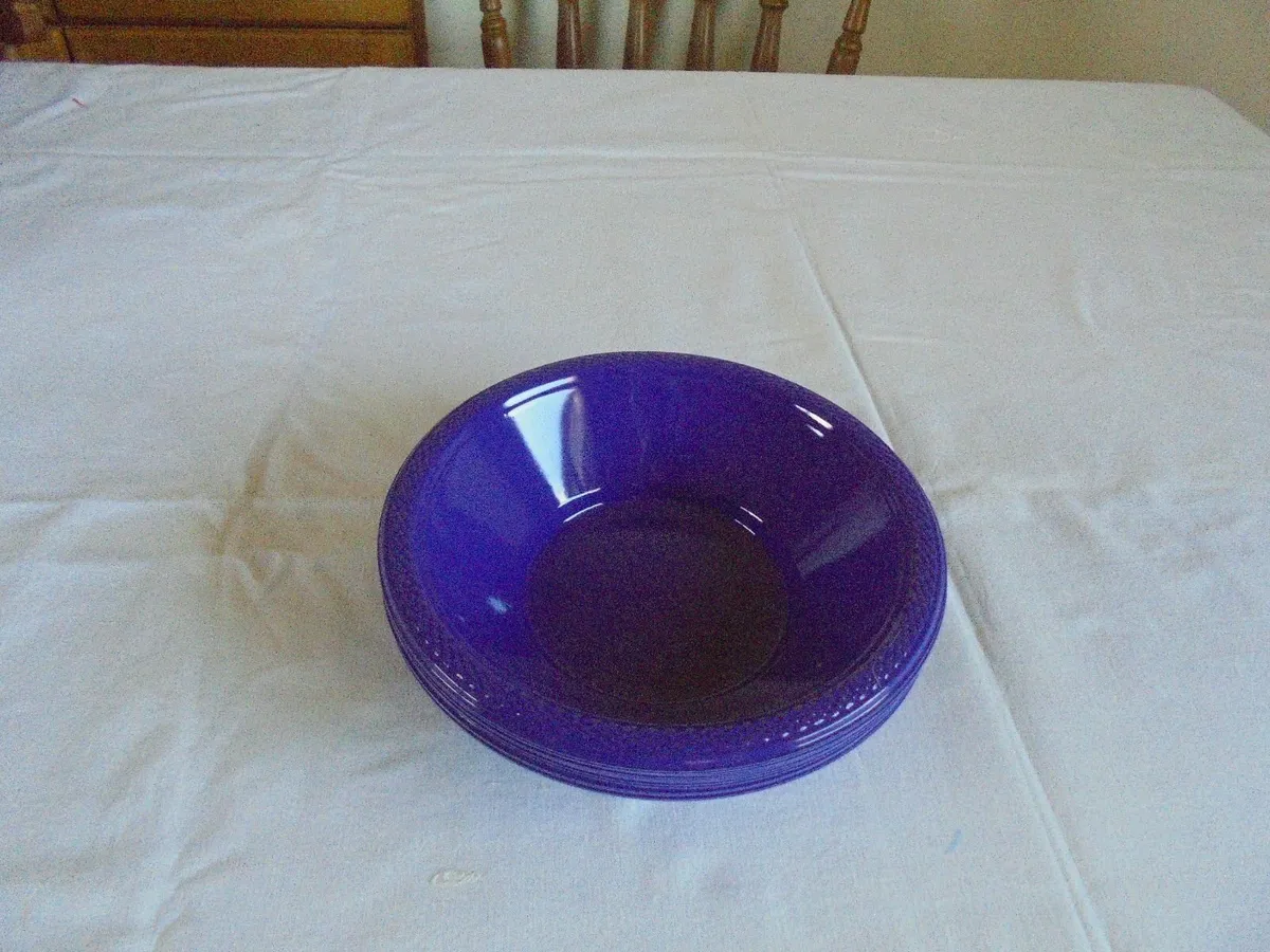 Purple Plastic Bowls x 20 for Sale - Image 3