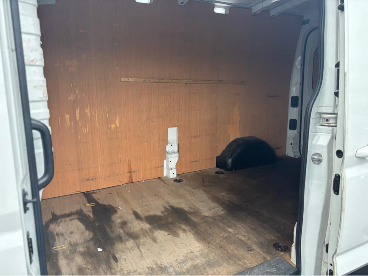 Maxus DELIVER 9 FWD LH PANEL VAN 4DR - Image 2