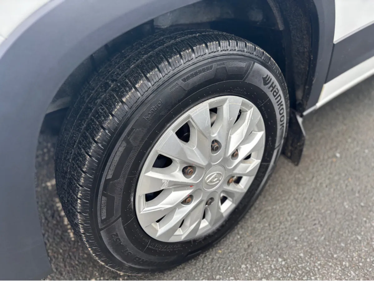 Maxus DELIVER 9 FWD LH PANEL VAN 4DR - Image 4