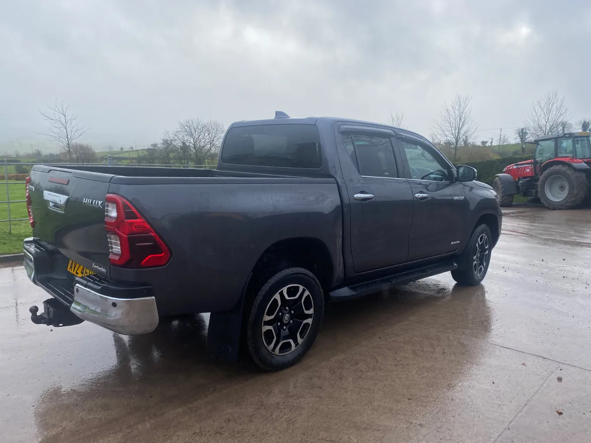 2023 TOYOTA HILUX - Image 3