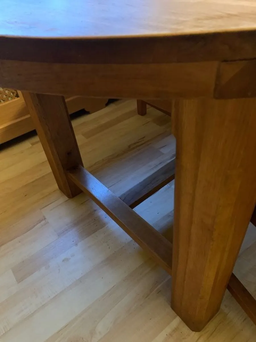 table and chairs, single bed - Image 1