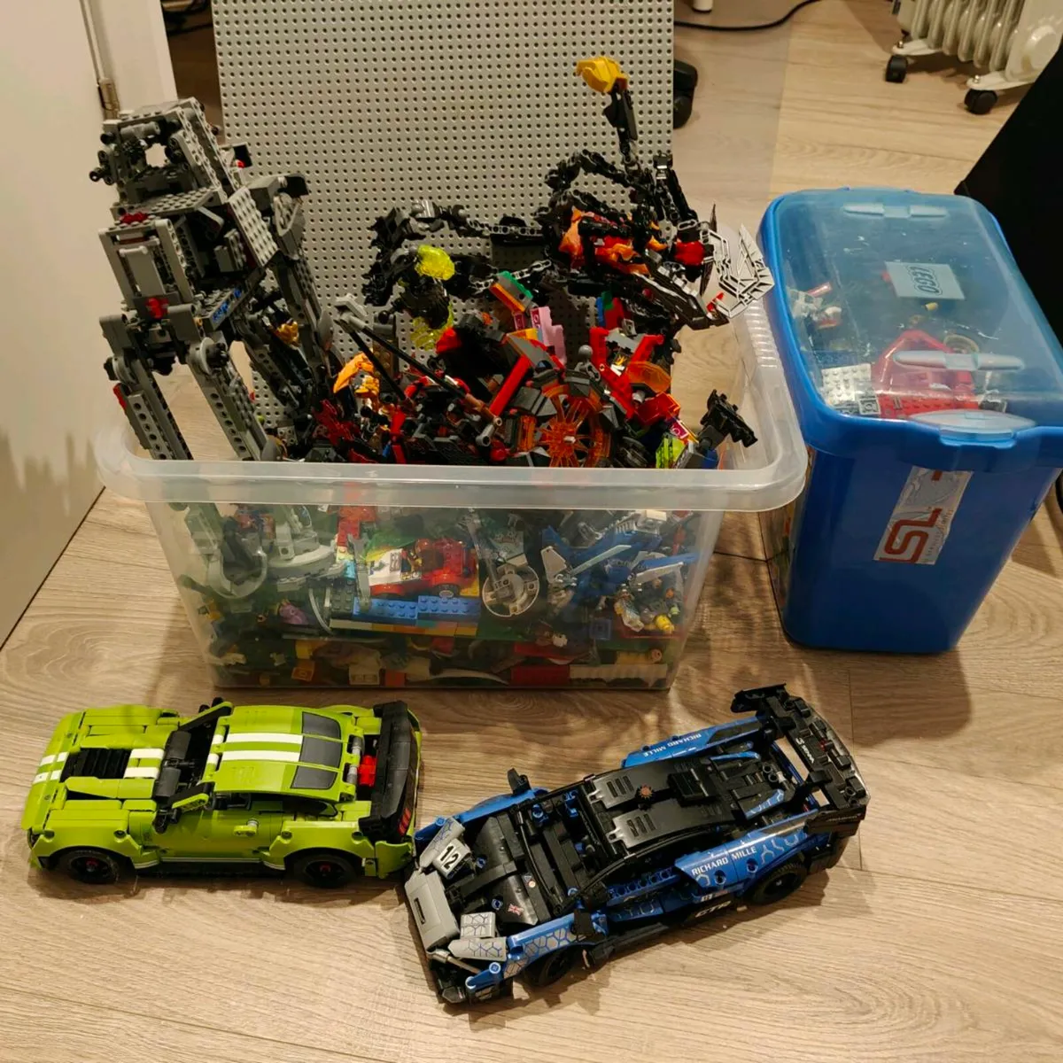 Lego + Bionicals - Image 1