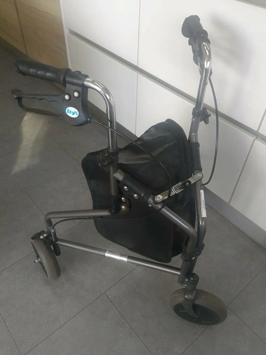 Days tri walker like new - Image 1