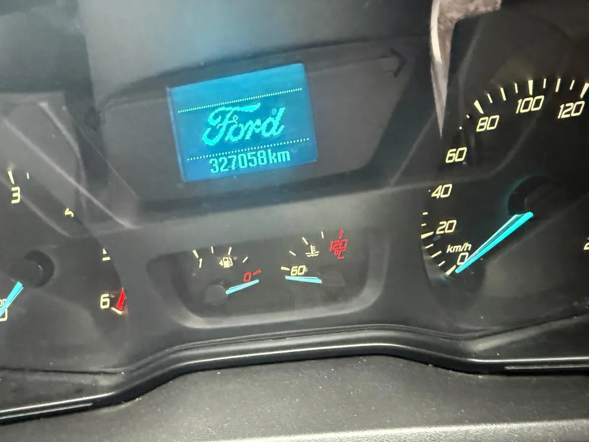 Ford Transit HighRoof Custom 2017 - Image 4