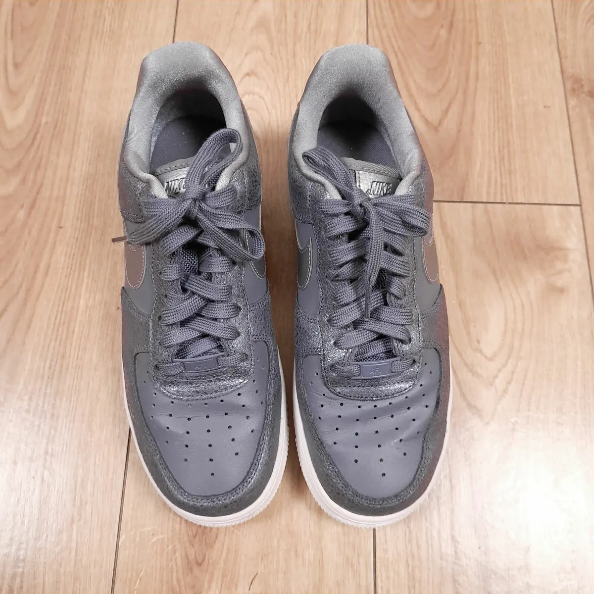 Nike Air Force 1 '07 Grey Silver Trainers 6.5UK - Image 4