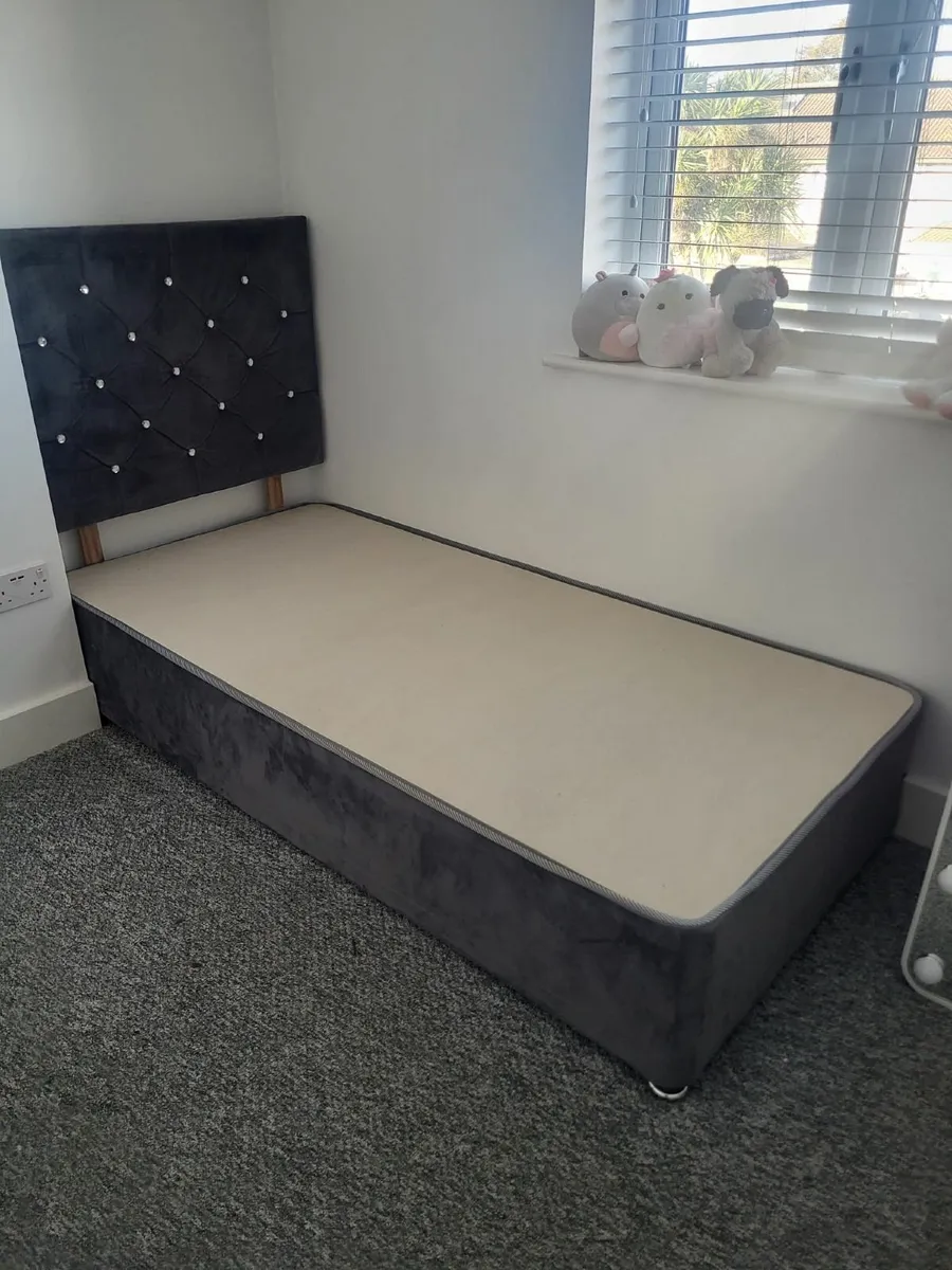 2 Single Beds (Immaculate Condition) - Image 2