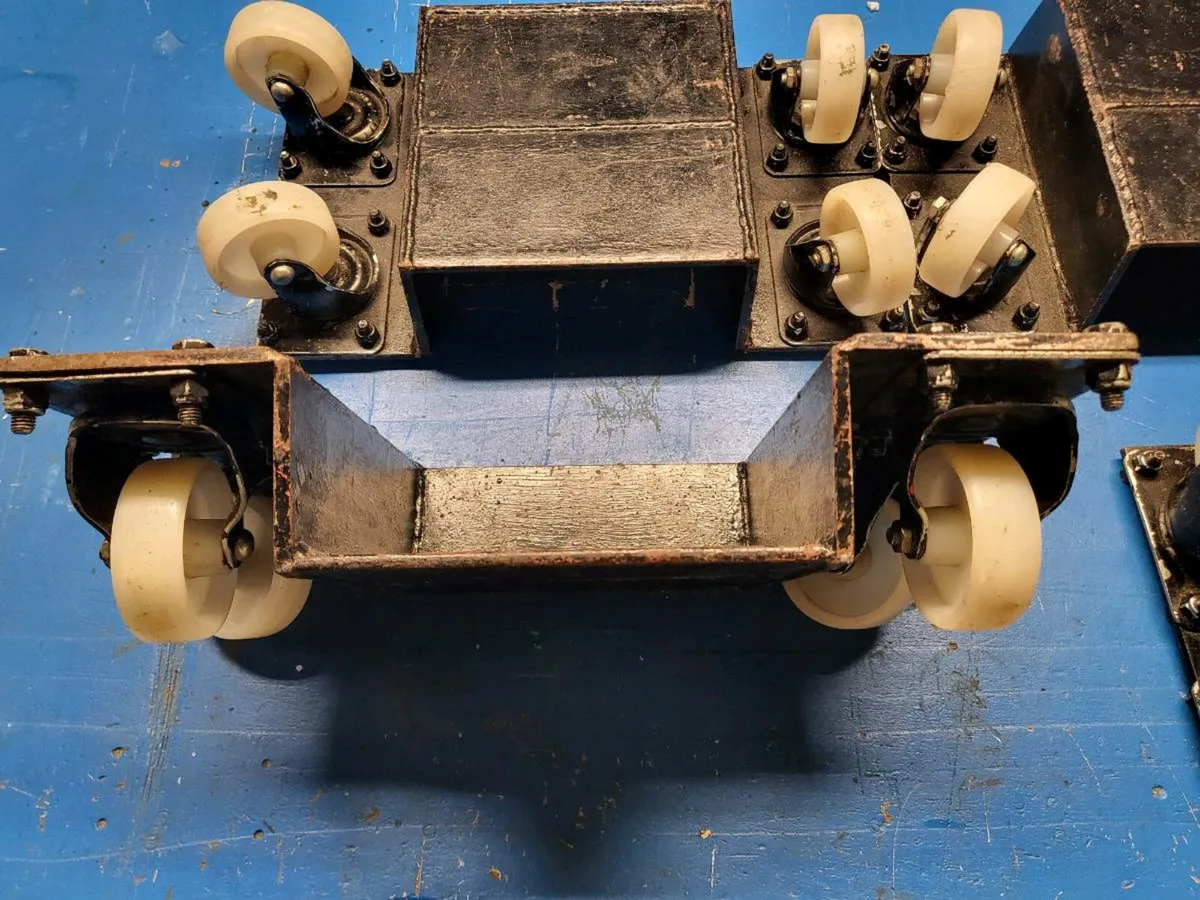 Trolleys (Set X4) - Image 1