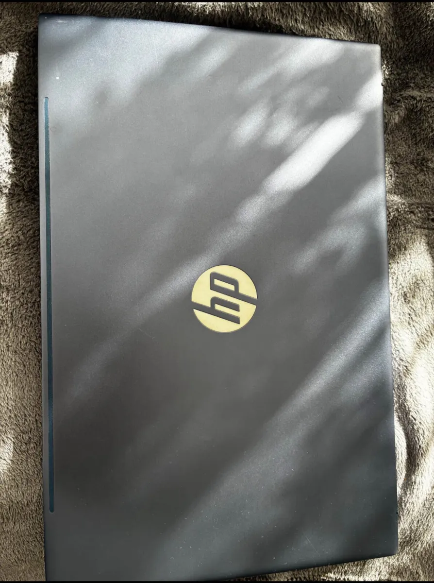 Hp Pavillion Touch Screen Laptop - Like New - Image 3