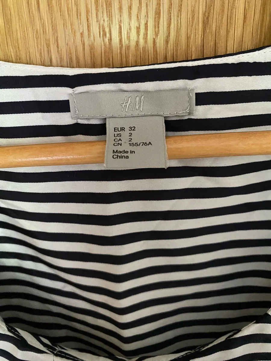 Women’s H&M Navy Striped Vest Elegant Top - Image 3