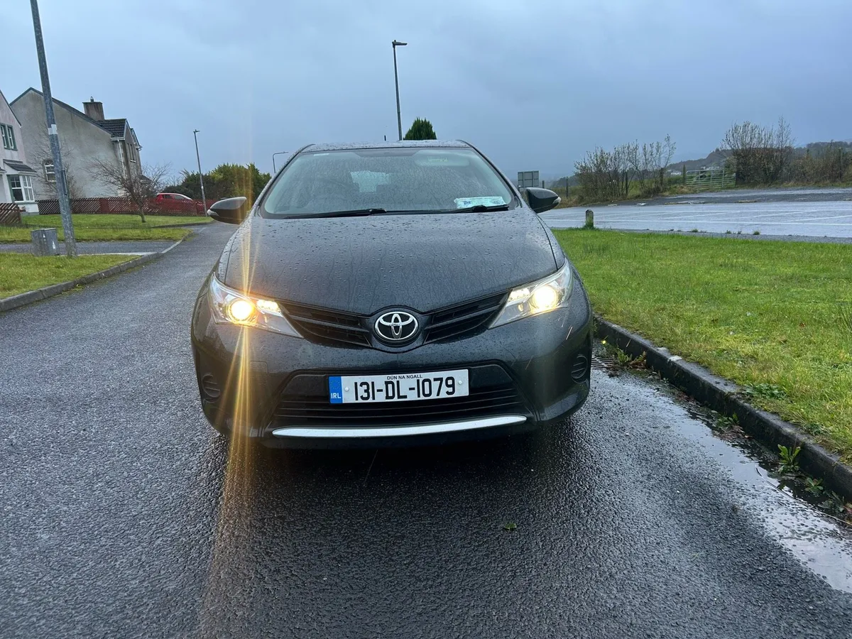 2013 Toyota Auris 1.4 D4D - Image 2