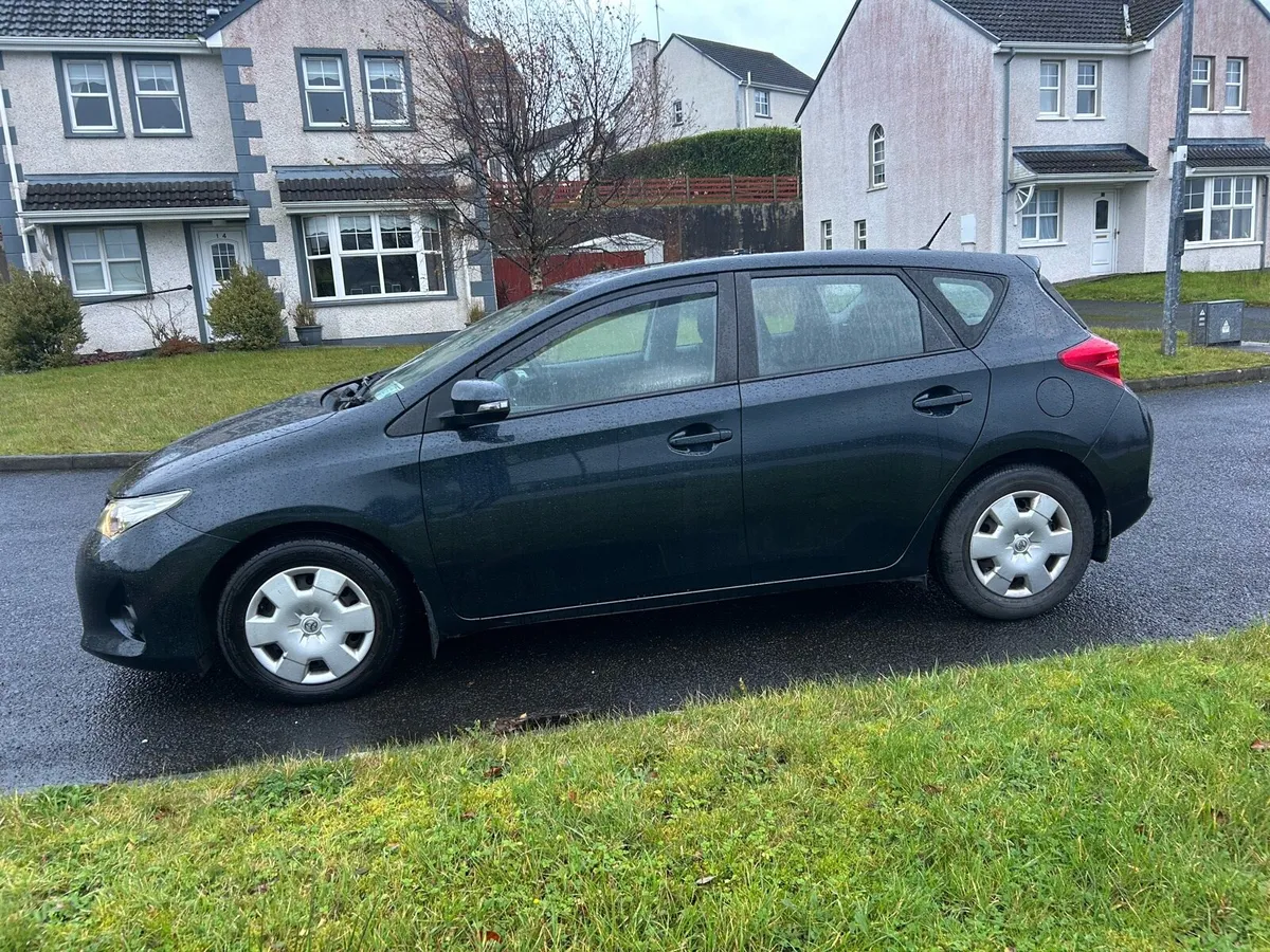 2013 Toyota Auris 1.4 D4D - Image 4