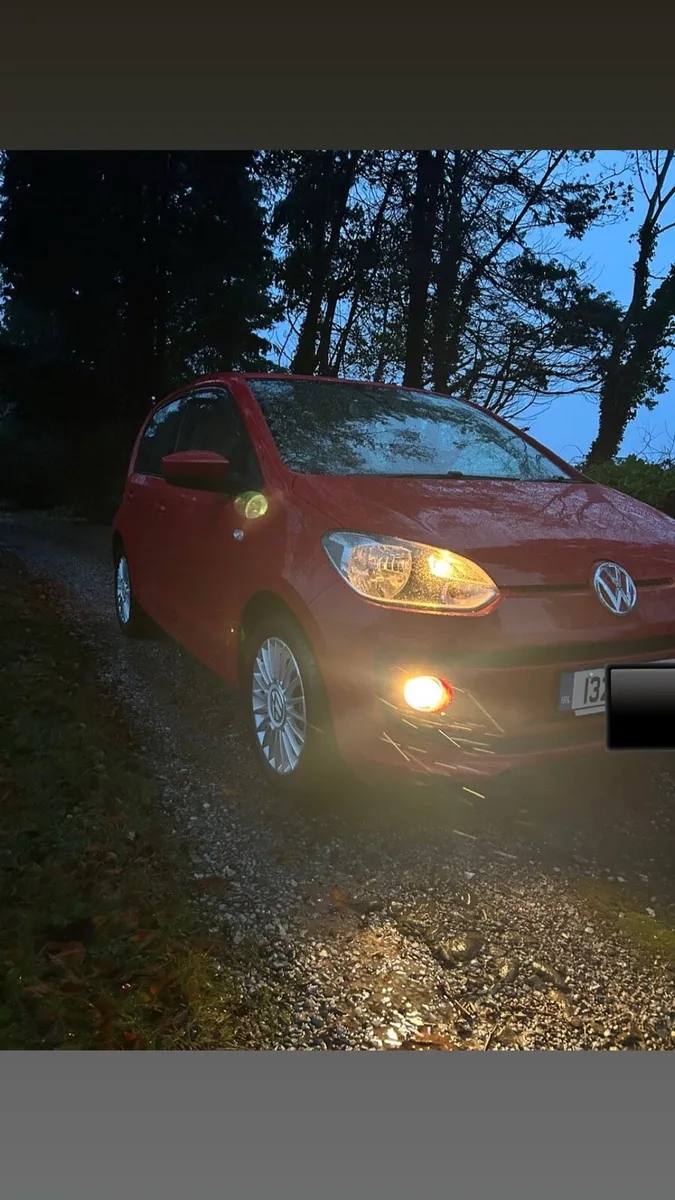 Red automatic VW UP! 2013 great condition - Image 4