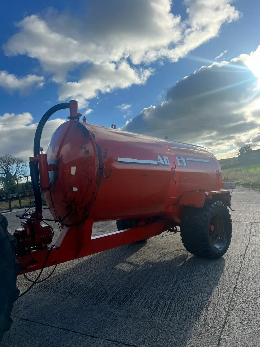 Abbey 2000Gal Tanker - Image 1