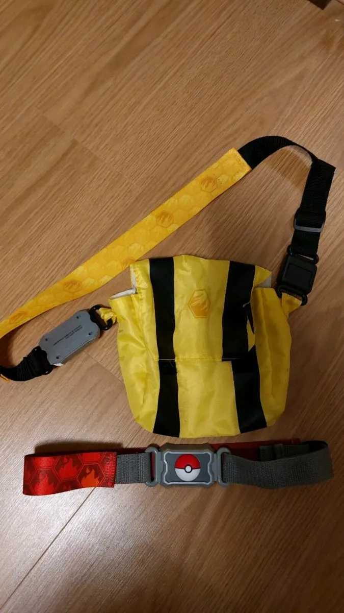 Pokémon belt and bag - Image 1